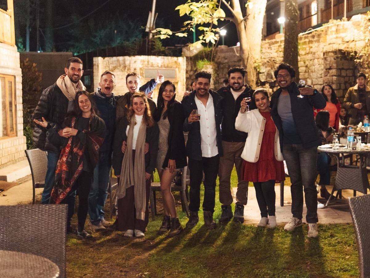 מנאלי Hotel Negi'S Mayflower A Heritage Since 1965 מראה חיצוני תמונה