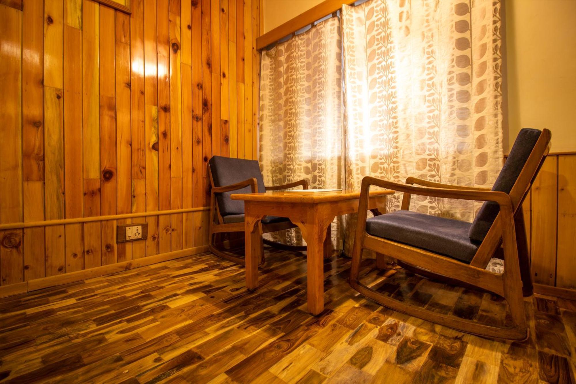 מנאלי Hotel Negi'S Mayflower A Heritage Since 1965 מראה חיצוני תמונה