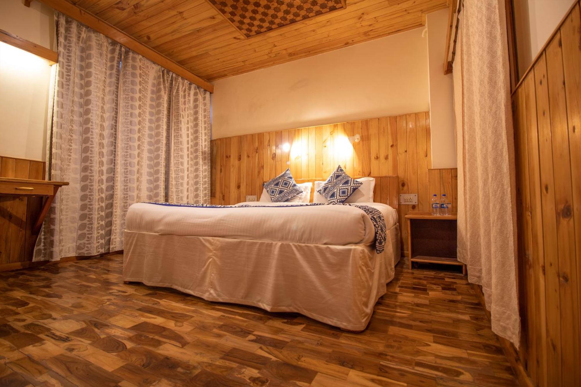מנאלי Hotel Negi'S Mayflower A Heritage Since 1965 מראה חיצוני תמונה