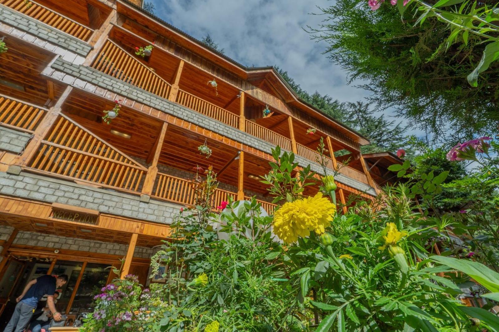 מנאלי Hotel Negi'S Mayflower A Heritage Since 1965 מראה חיצוני תמונה