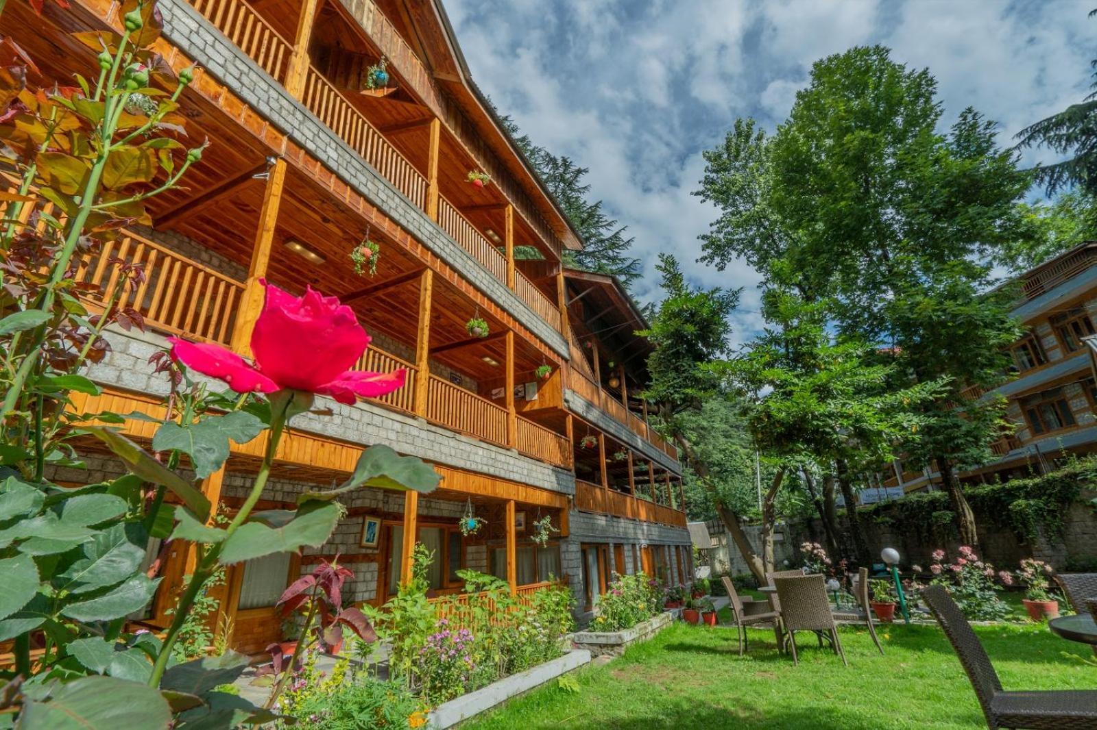 מנאלי Hotel Negi'S Mayflower A Heritage Since 1965 מראה חיצוני תמונה