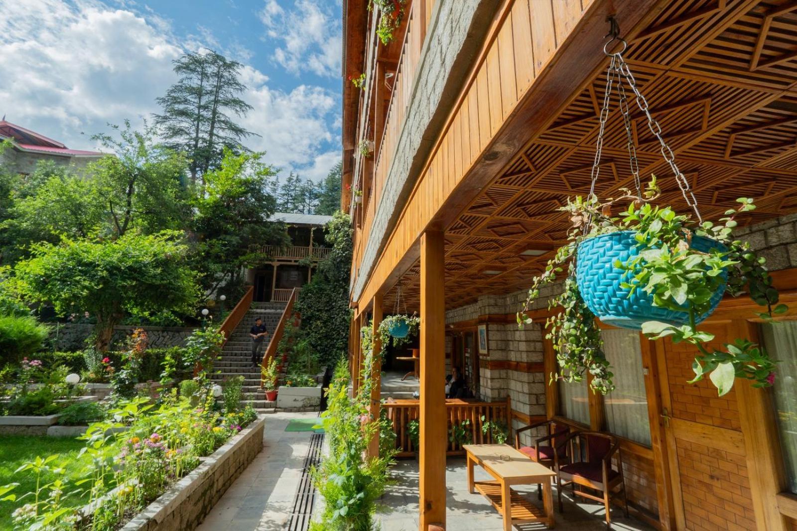 מנאלי Hotel Negi'S Mayflower A Heritage Since 1965 מראה חיצוני תמונה